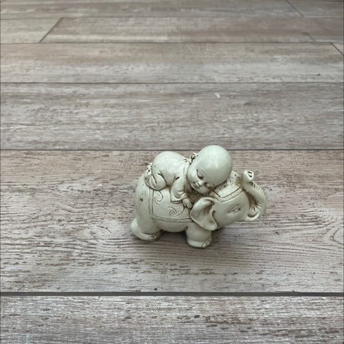 Mini Monje con Elefante